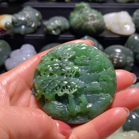 颈饰未镶嵌和田玉（糖玉）