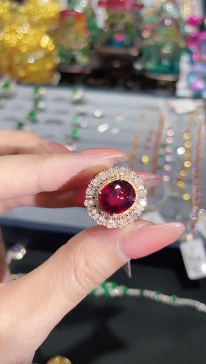 18K金镶嵌碧玺戒指