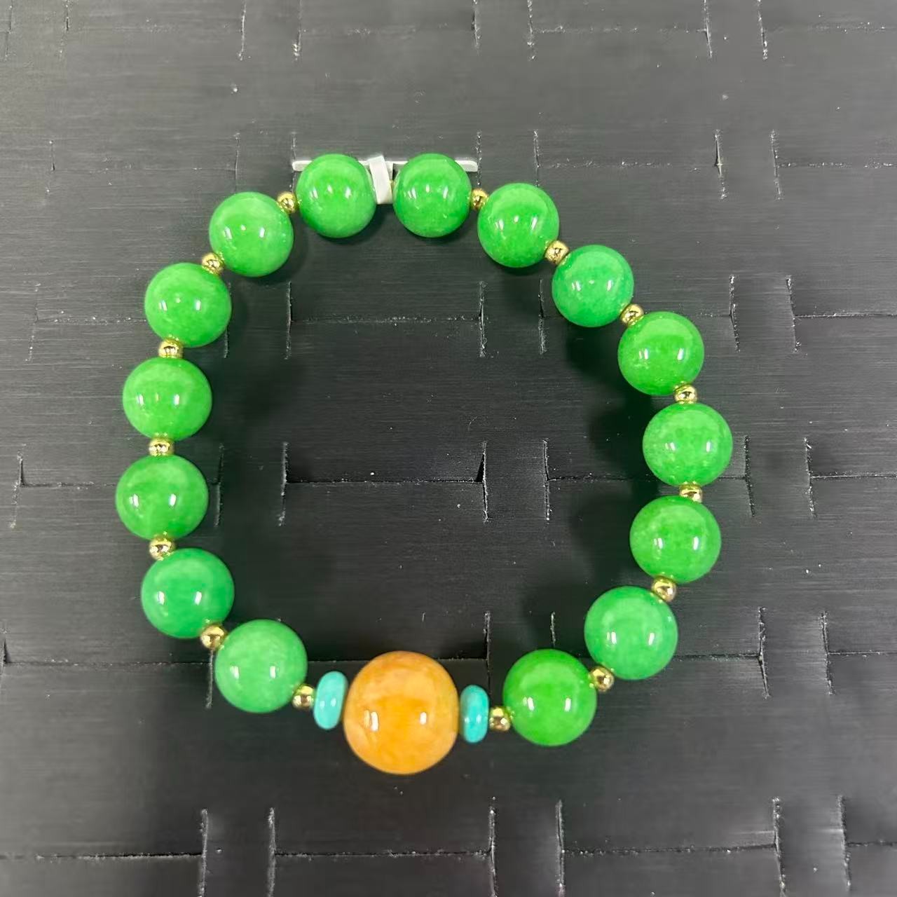 绿翠色圆珠玉石手串