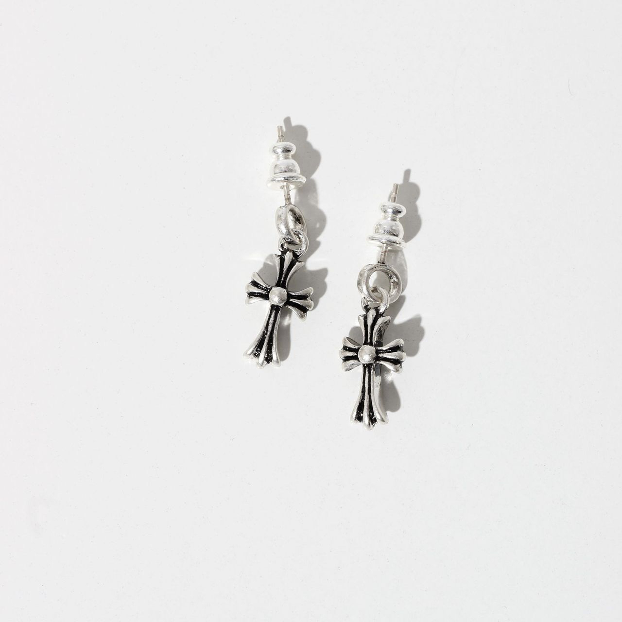 烙哥MEEGHERBE·庞克风克莫星饰品王嘉尔同款