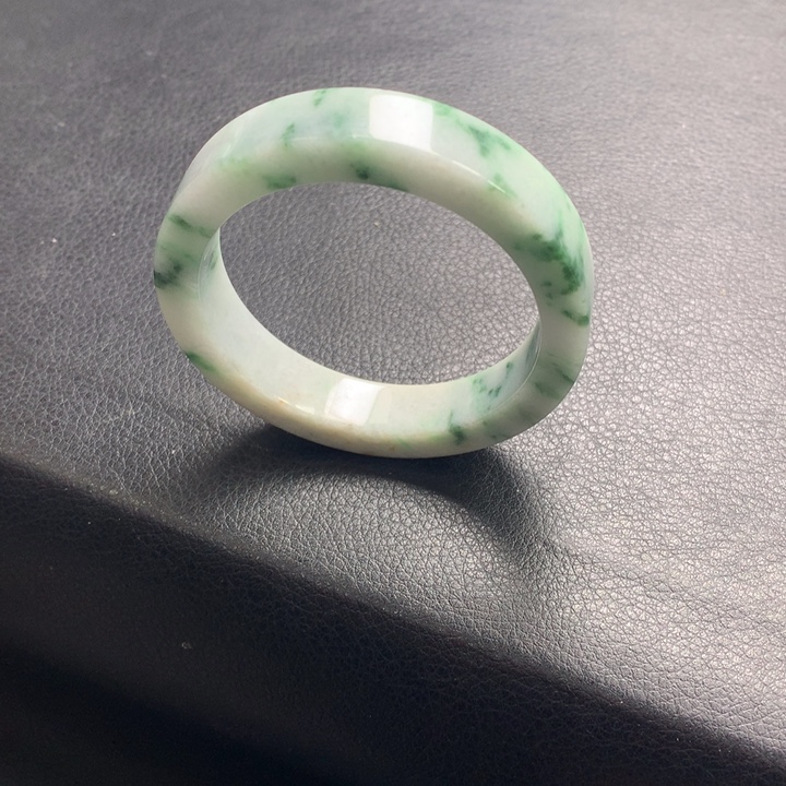 定制翡翠未镶嵌翡翠手镯