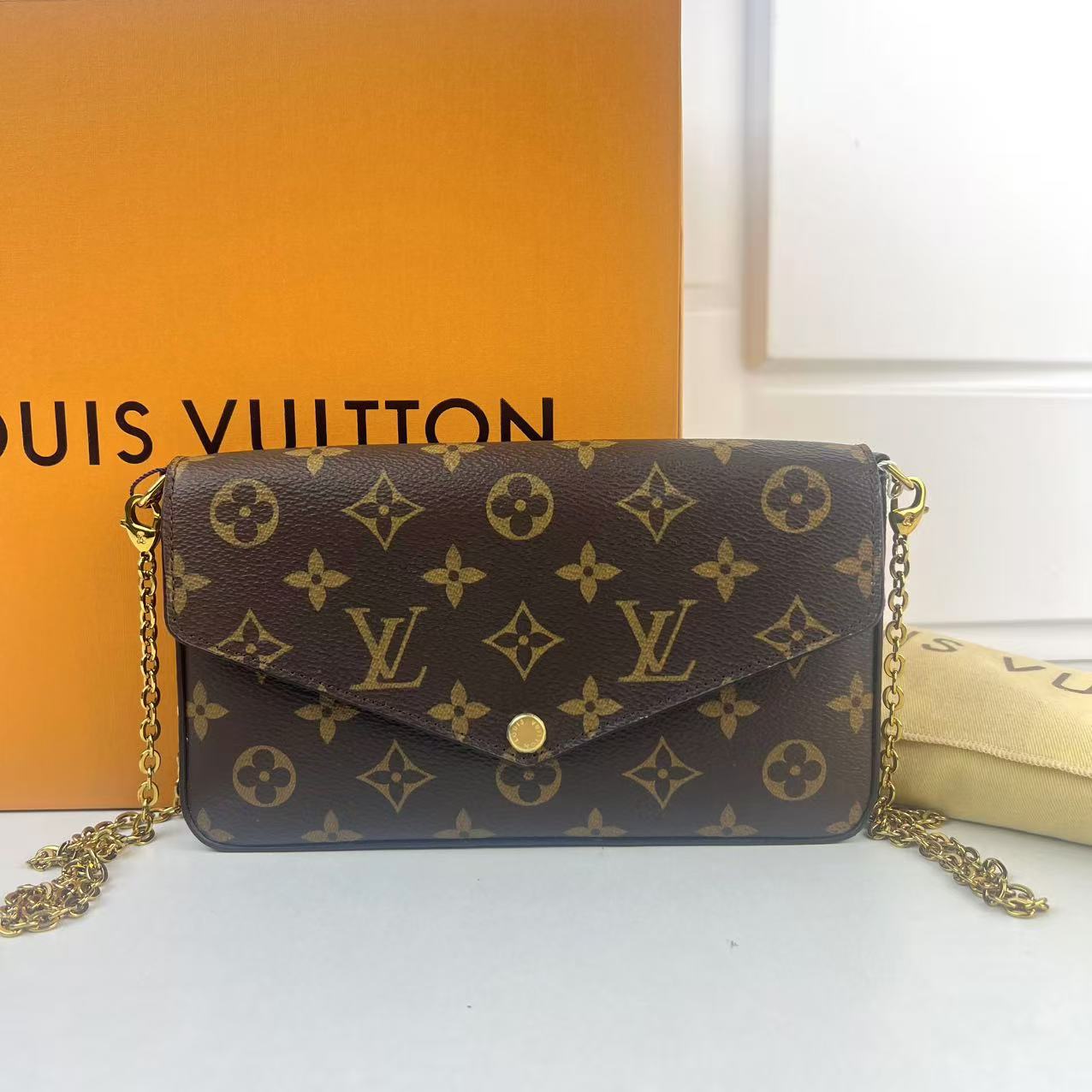 95新 LouisVuitton/路易威登 玺越奢品 LV三合一BJFB1584