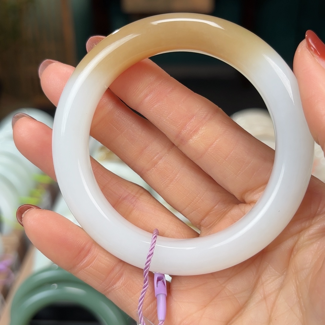 和田玉手镯57未镶嵌