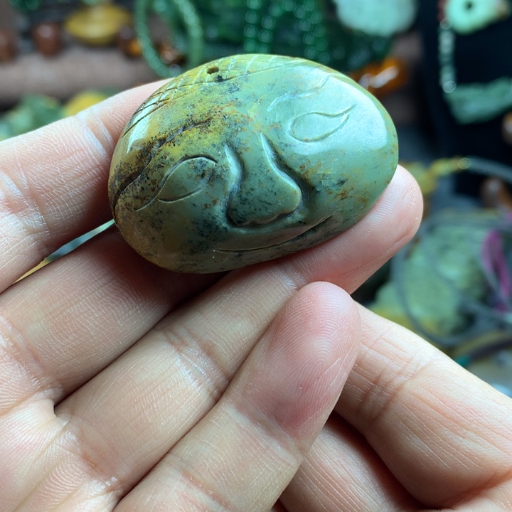 岫岩河磨玉（透闪石质玉）吊坠未镶嵌