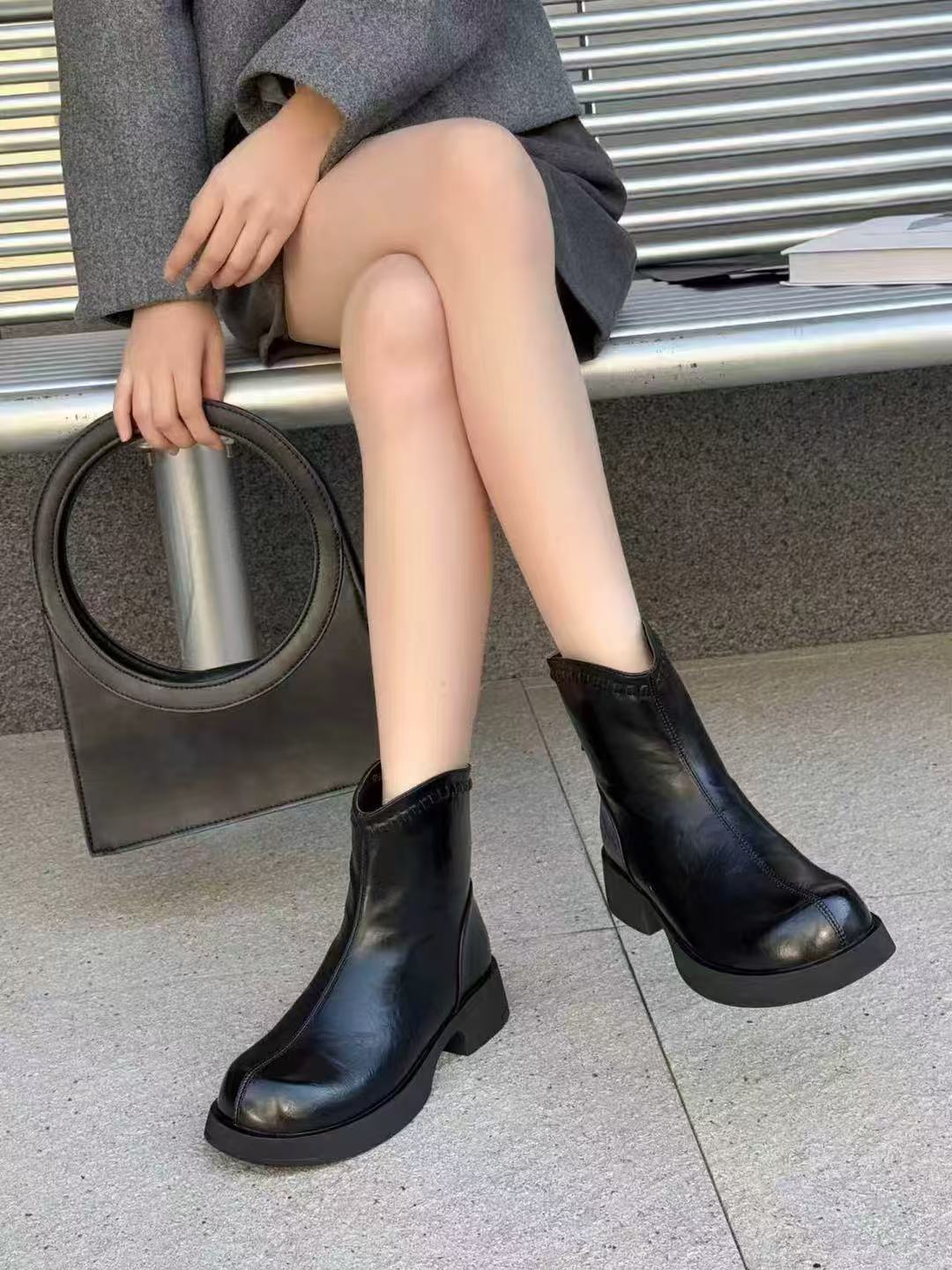 2025冬款英伦风真皮加绒后拉链马丁靴短靴女靴子027