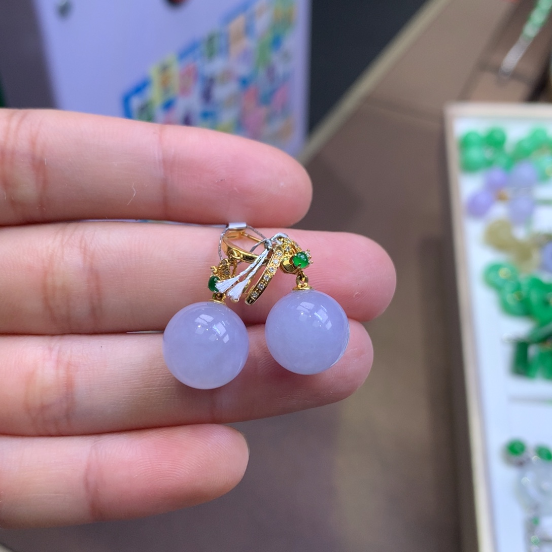 翡翠18K金镶嵌颈饰翡翠