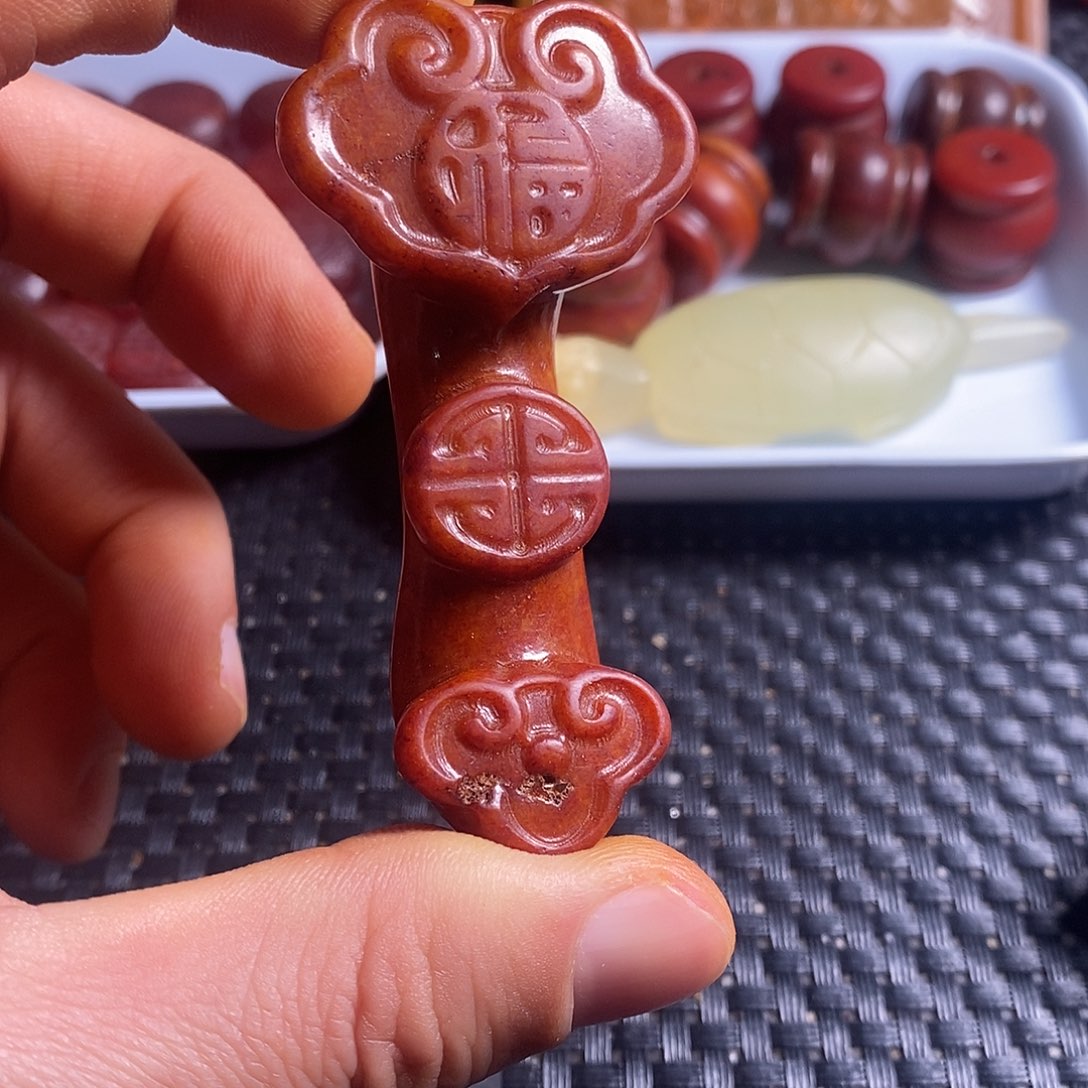 岫玉未镶嵌珠宝奇石