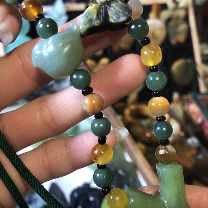 岫玉未镶嵌岫玉挂件