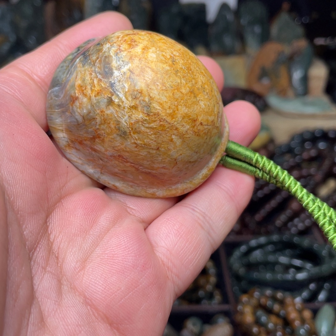 岫岩河磨玉（透闪石质玉）未镶嵌颈饰