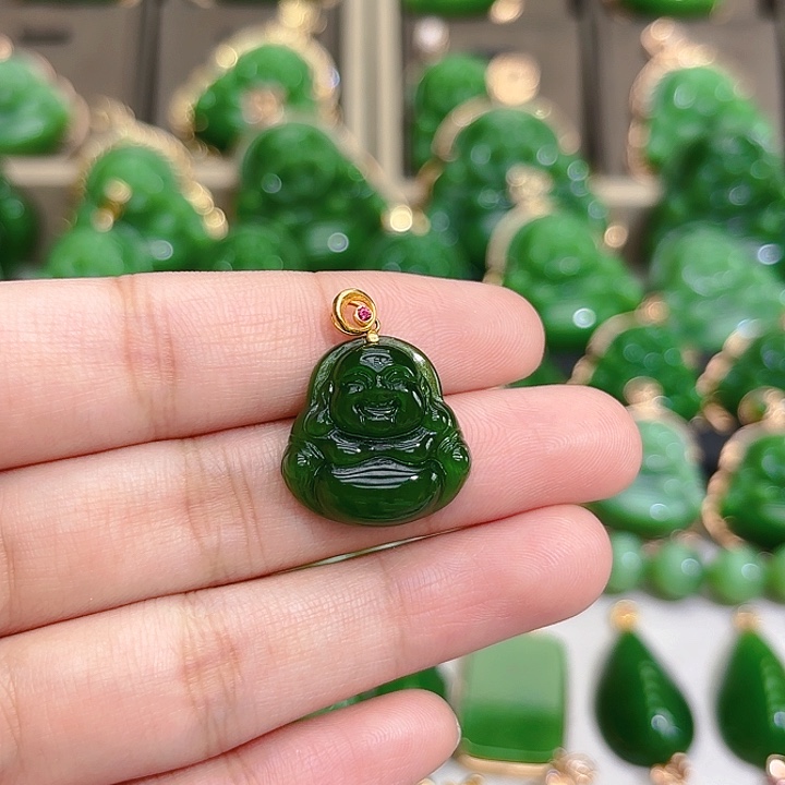 和田玉（碧玉）颈饰18K金镶嵌