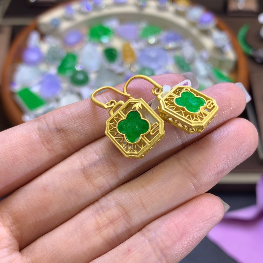 翡翠颈饰银S925镶嵌翡翠吊坠