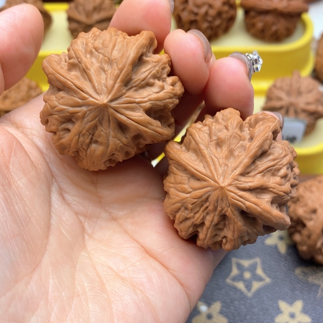 文玩核桃把件44尺凹底三棱