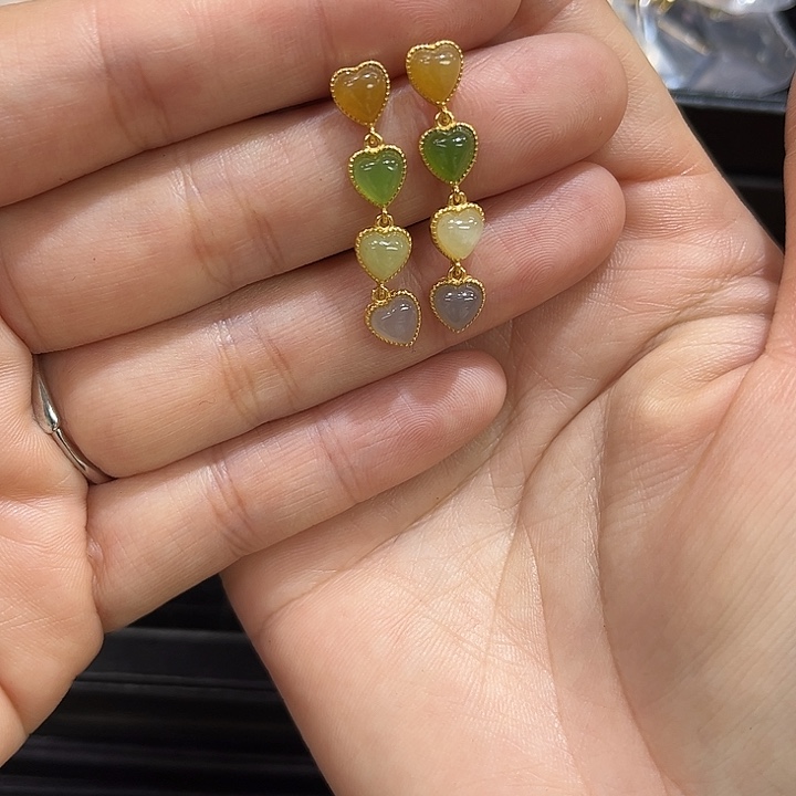 晓***宇和田玉银S925镶嵌耳饰