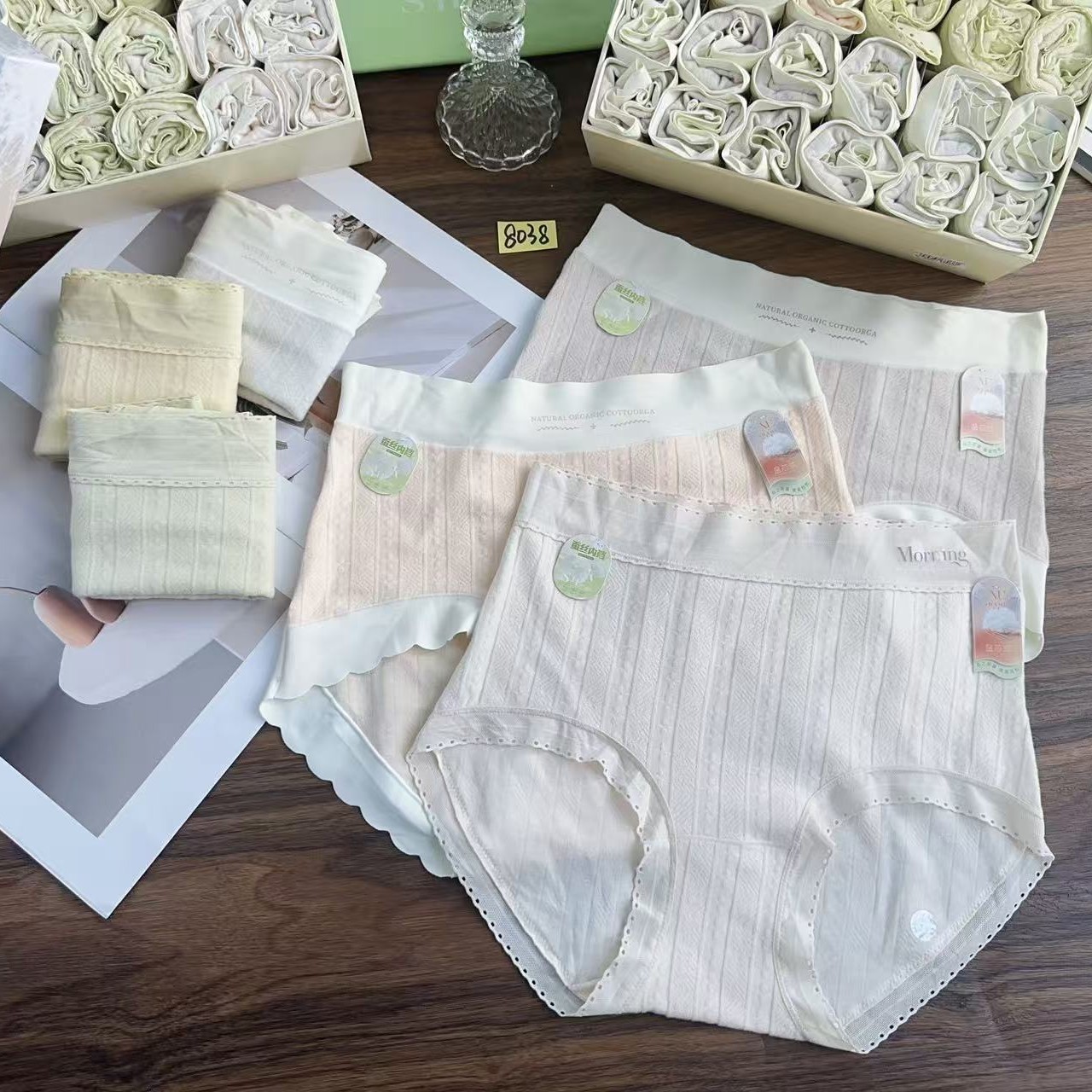 8038#36条盒装  秋冬棉莫代尔提花温芯绒中高腰女士内裤