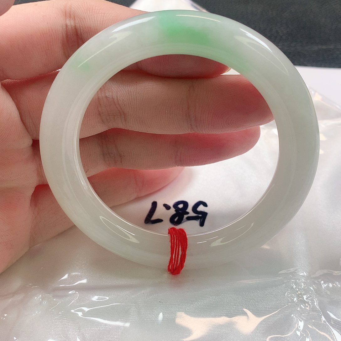 未镶嵌手镯（圆镯）翡翠381号