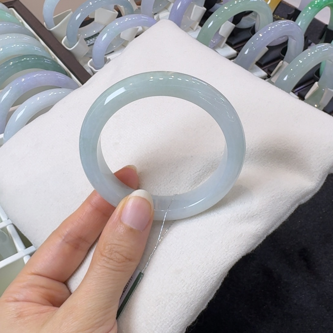 翡翠未镶嵌手镯绿调7号