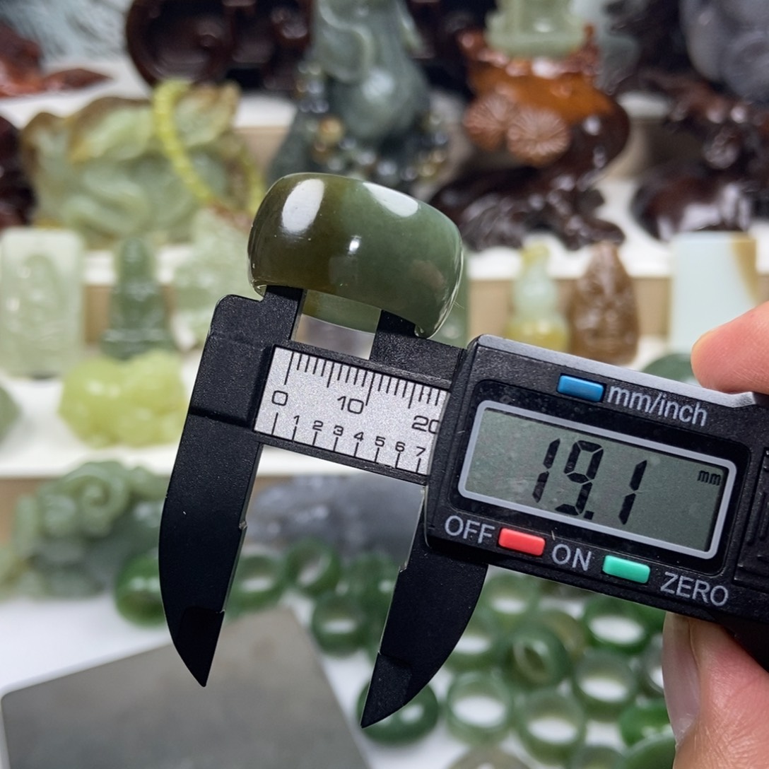 【闪购商品】吊坠(不含链)未镶嵌和田玉