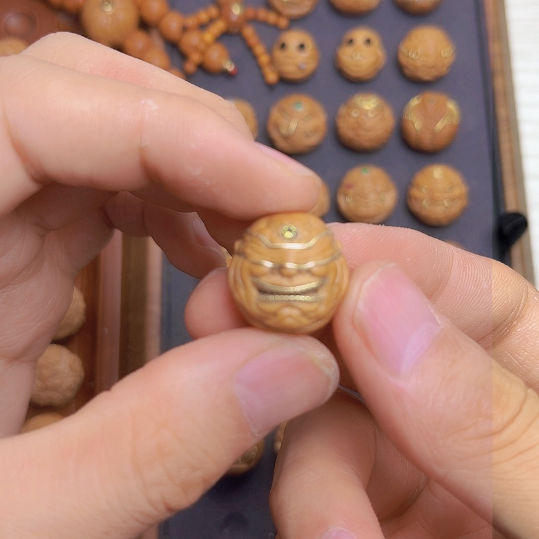 香榧木天***?摘星阁猴头雕刻镶嵌