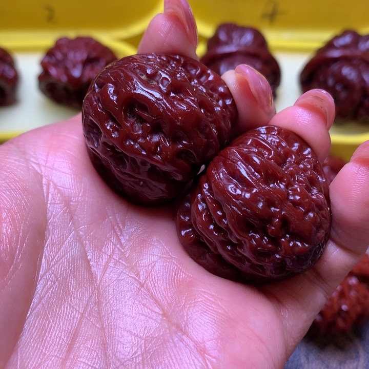 文玩核桃吊坠白狮子35