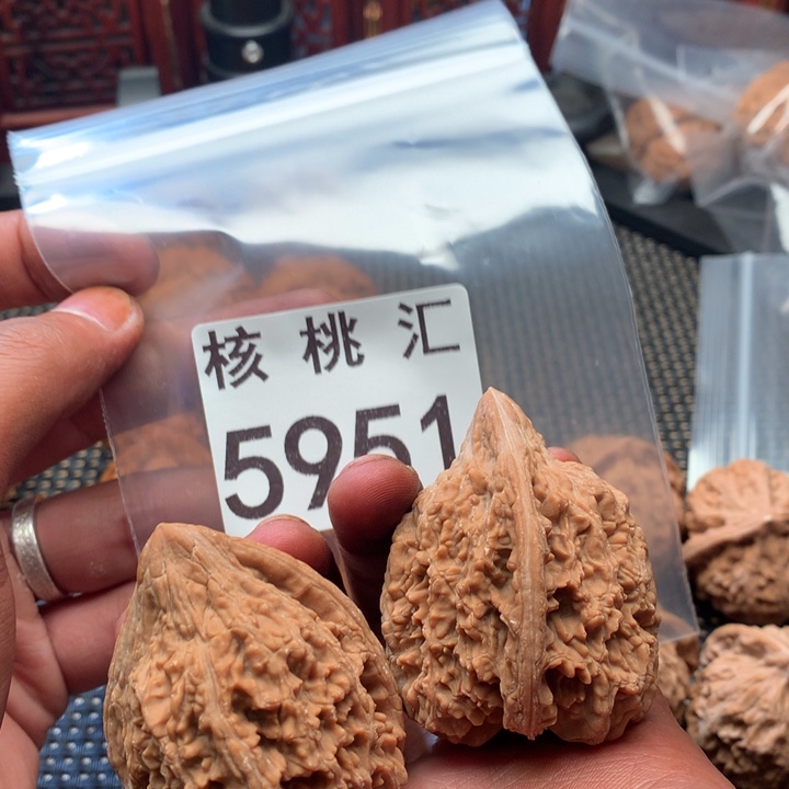 热***裤吊坠文玩核桃大沽石