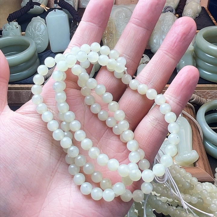 和田玉颈饰未镶嵌