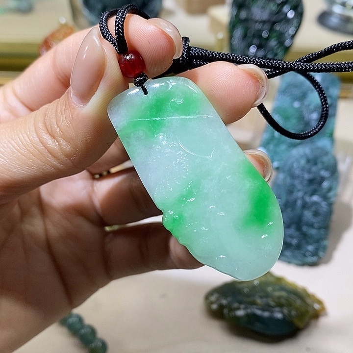 翡翠未镶嵌颈饰翡翠
