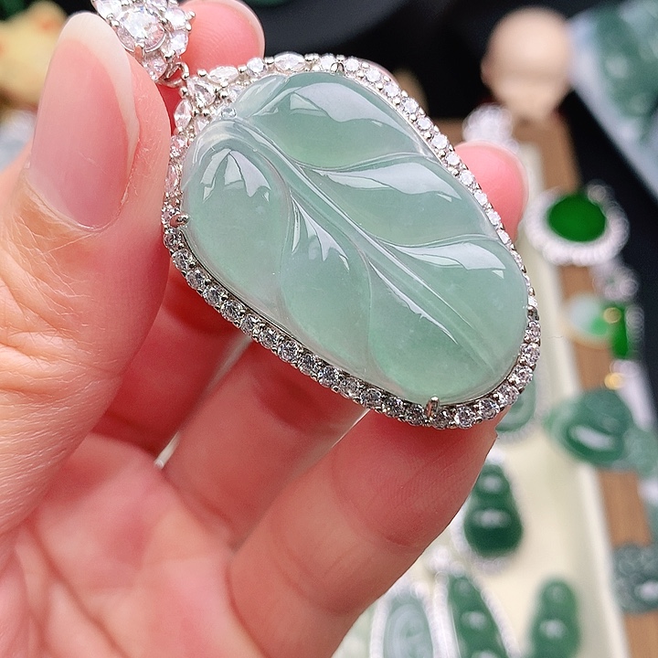 颈饰银S925镶嵌翡翠吊坠