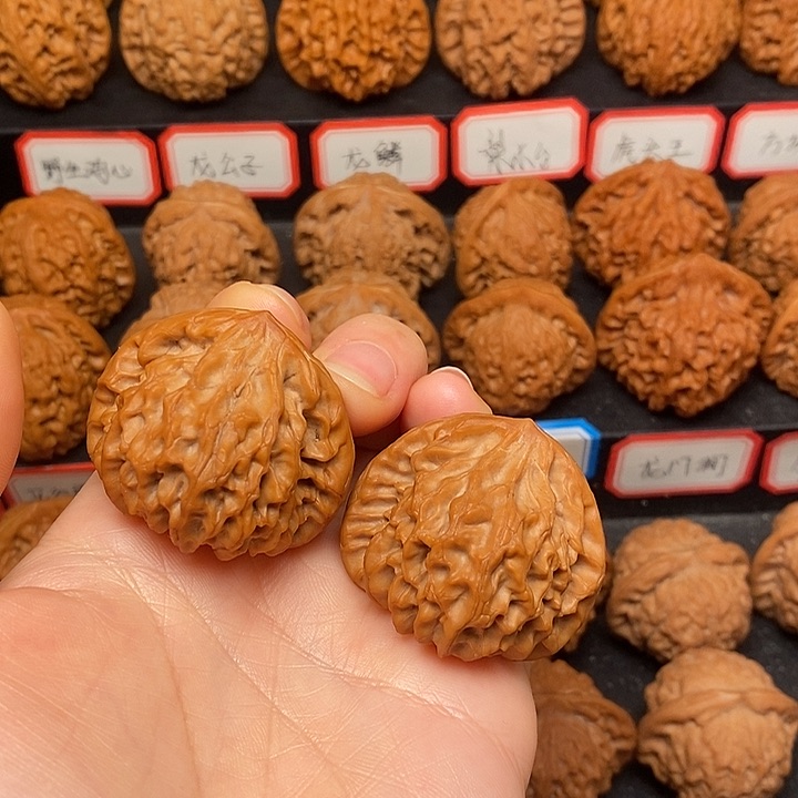 文玩核桃把件龙门涧40有修