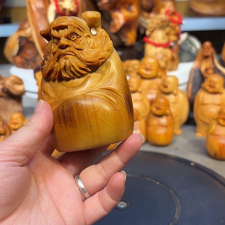 柏木太行崖柏钟馗摆件