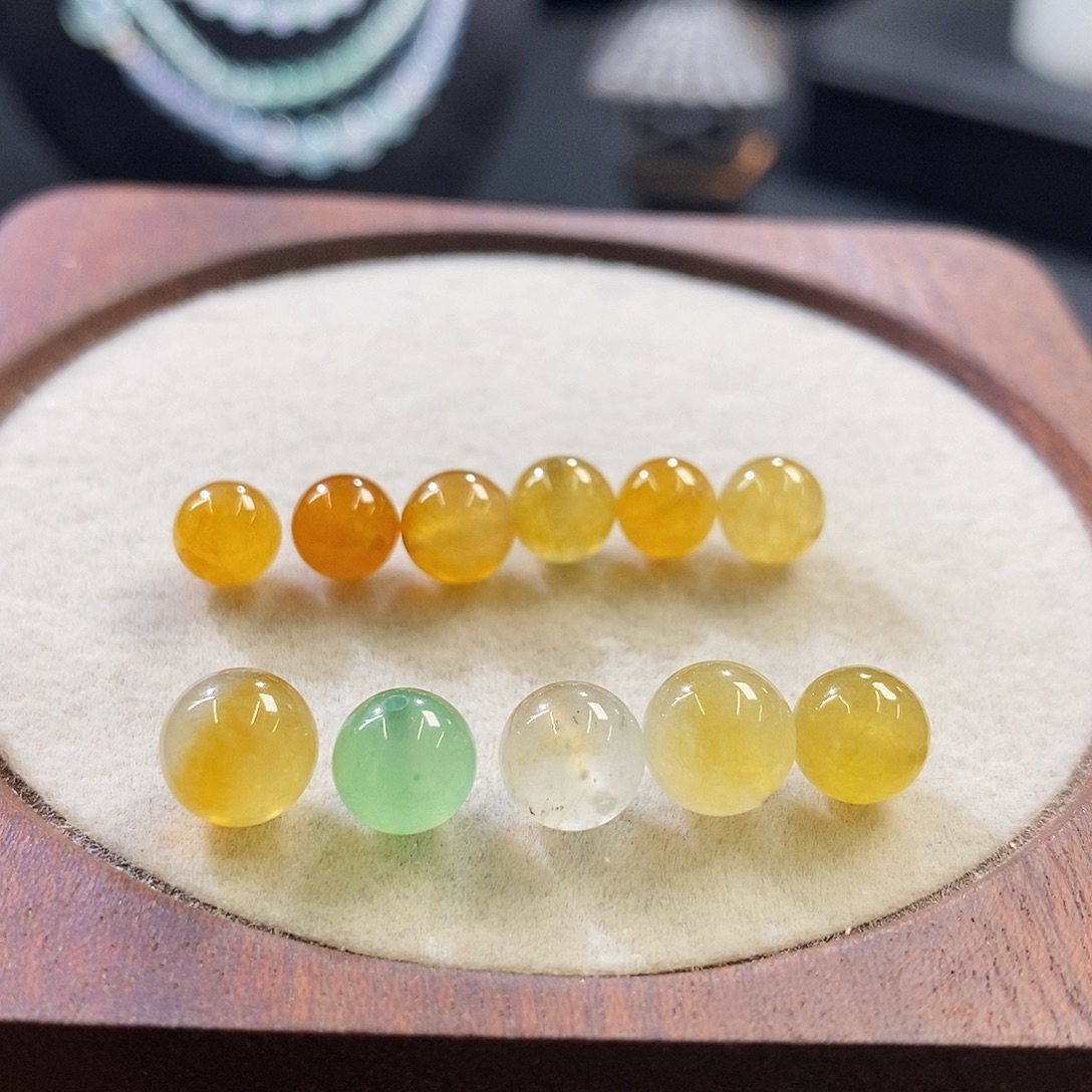 未镶嵌挂件翡翠多样发其一（清货买断）