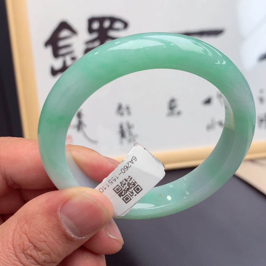 翡翠手镯未镶嵌缅甸翡翠