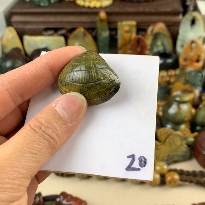 岫岩河磨玉（透闪石质玉）挂件未镶嵌财**赢