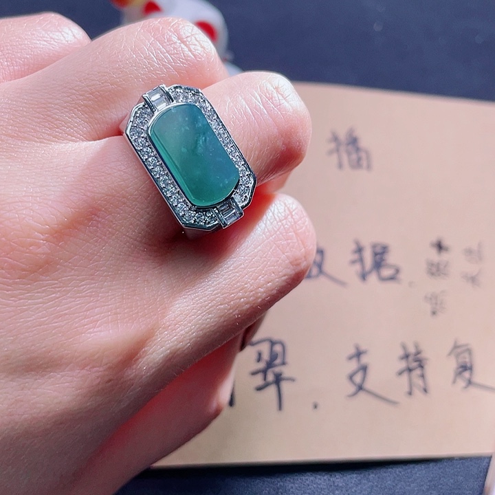 翡翠吊坠(不含链)未镶嵌