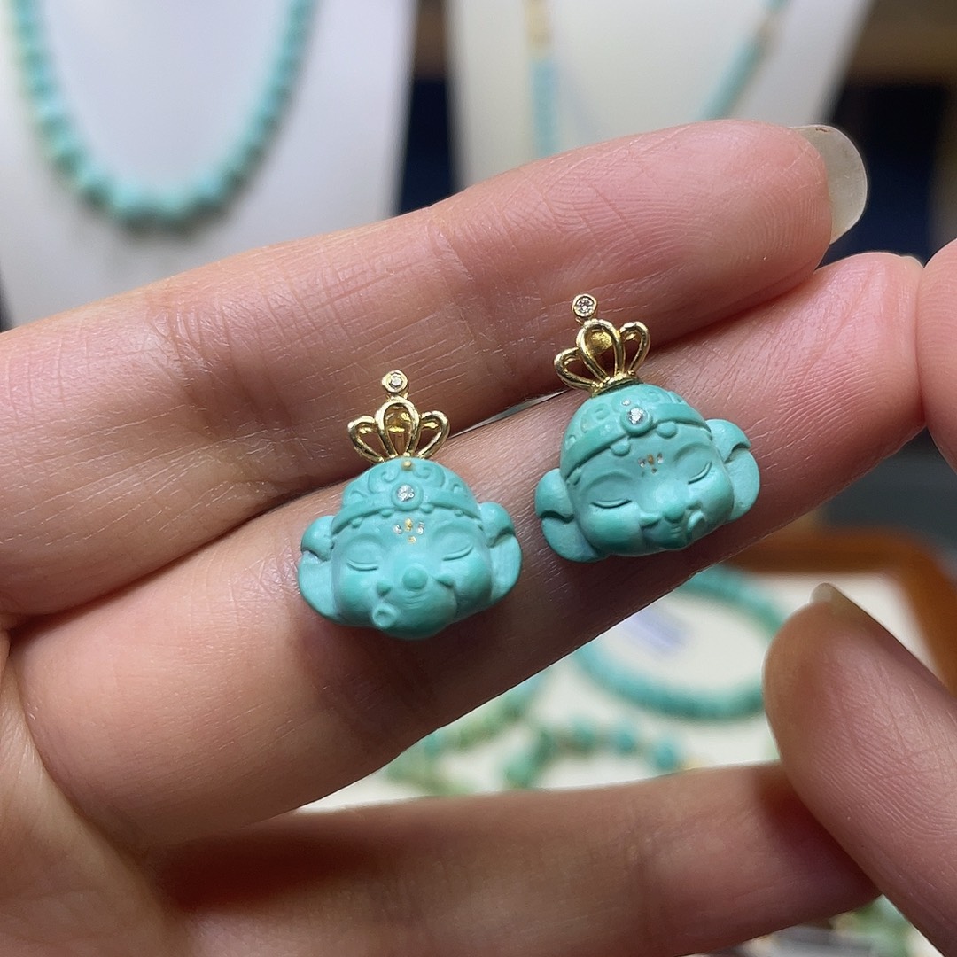 绿松石18K金镶嵌耳钉