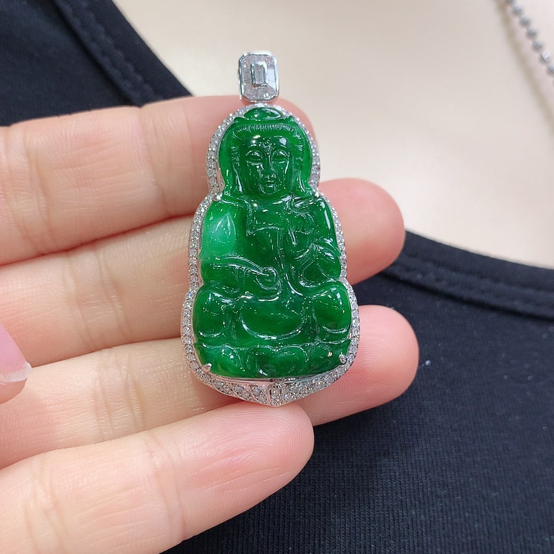 翡翠颈饰18K金镶嵌观音