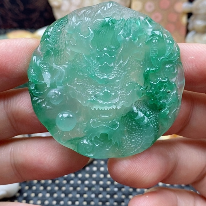 石英质玉颈饰未镶嵌