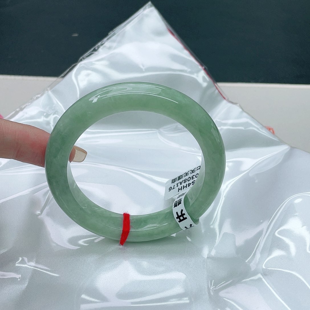 翡翠手镯未镶嵌正54.6