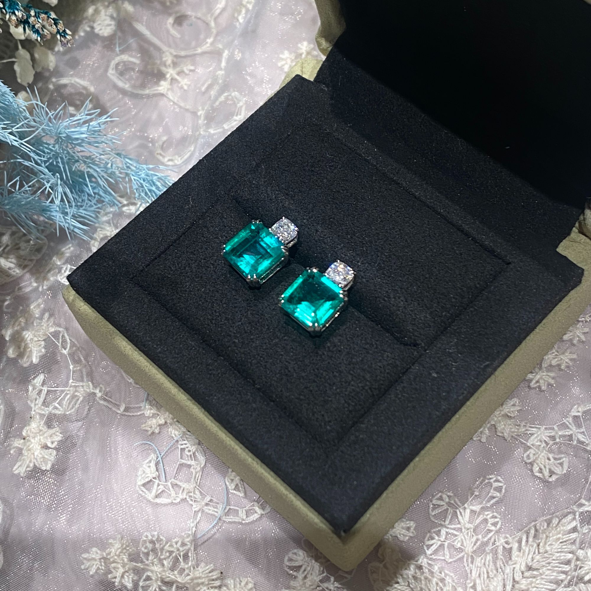 培育祖母绿铂金培育祖母绿耳钉【主石：3.915ct】