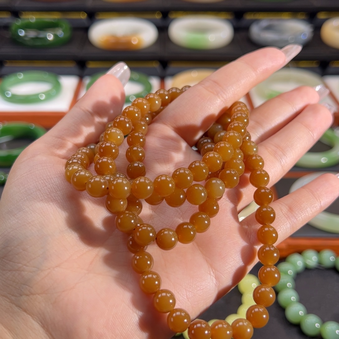 沐***沐和田玉（糖玉）未镶嵌颈饰