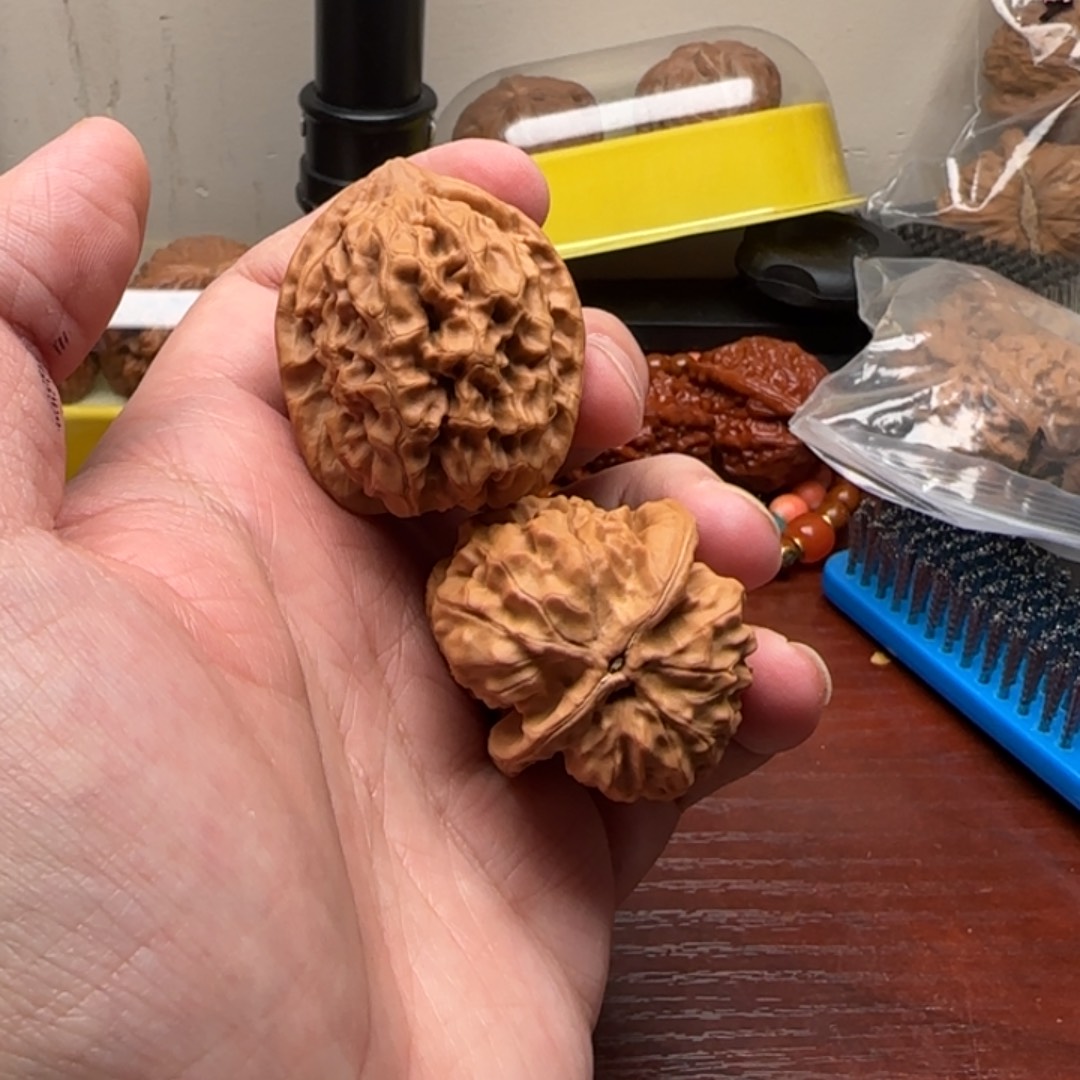 文玩核桃把件野生