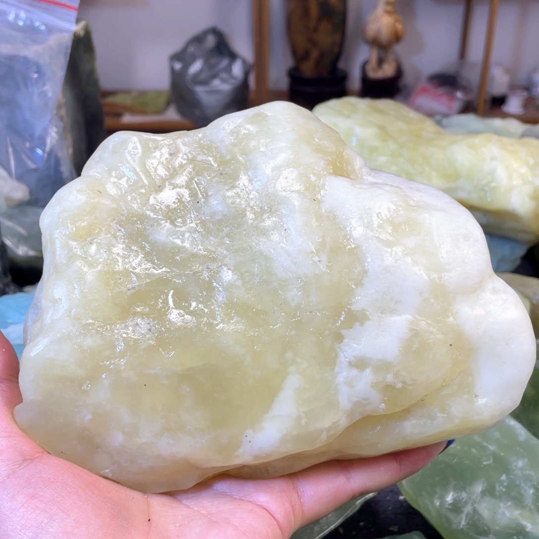 蛇纹石玉未镶嵌中国四大名玉简易