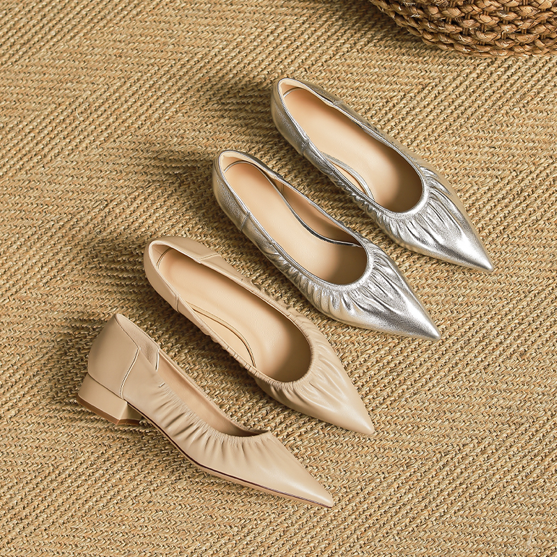 真皮低跟奶奶鞋尖头褶皱浅口单鞋一脚蹬通勤百搭舒适妈妈鞋不累脚