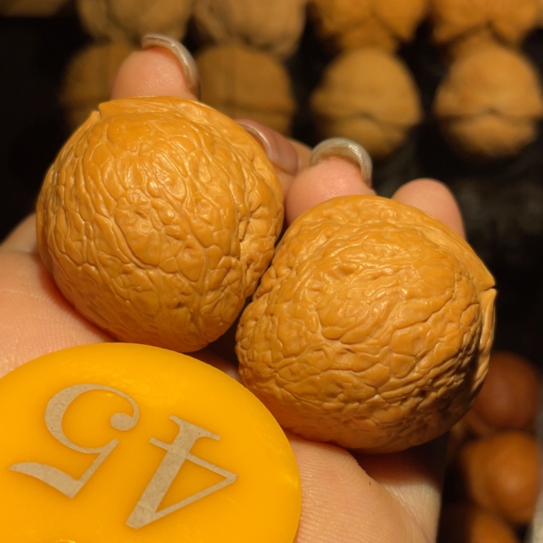 魔丸31尺寸核桃。  