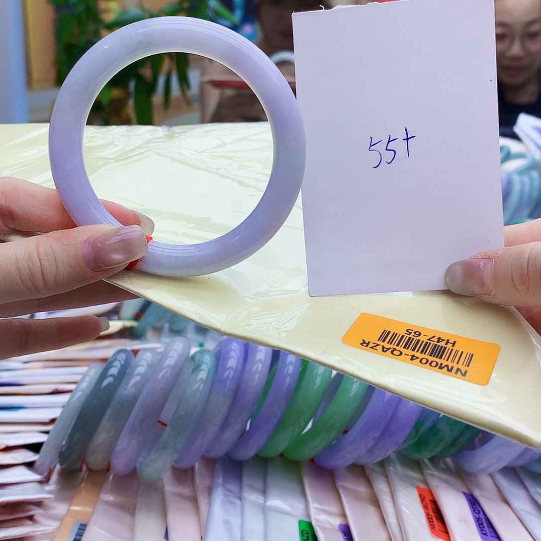 翡翠手镯未镶嵌bbb