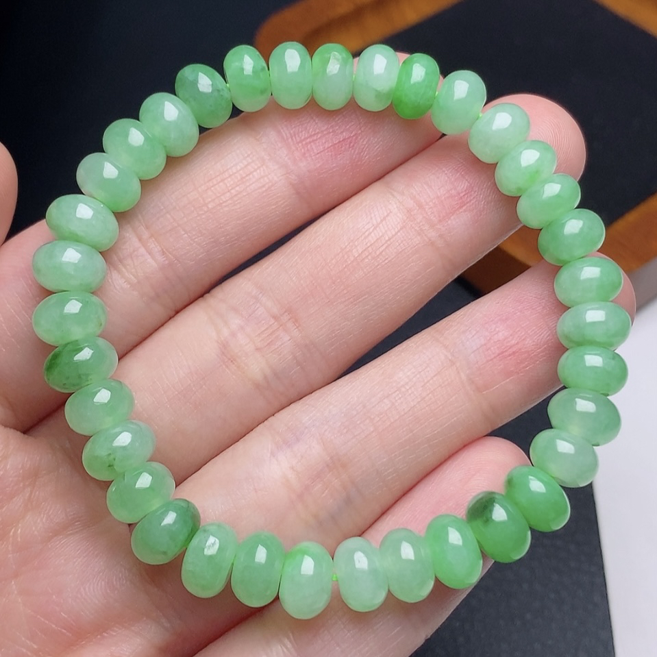 缅甸天然a货翡翠冰润果绿飘绿鼓珠算盘珠手链卡7.5mm绿色单圈精美
