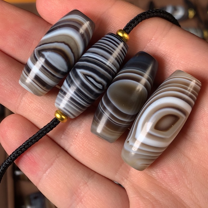 晏***殊玛瑙/玉髓未镶嵌单珠缠丝玛瑙单珠