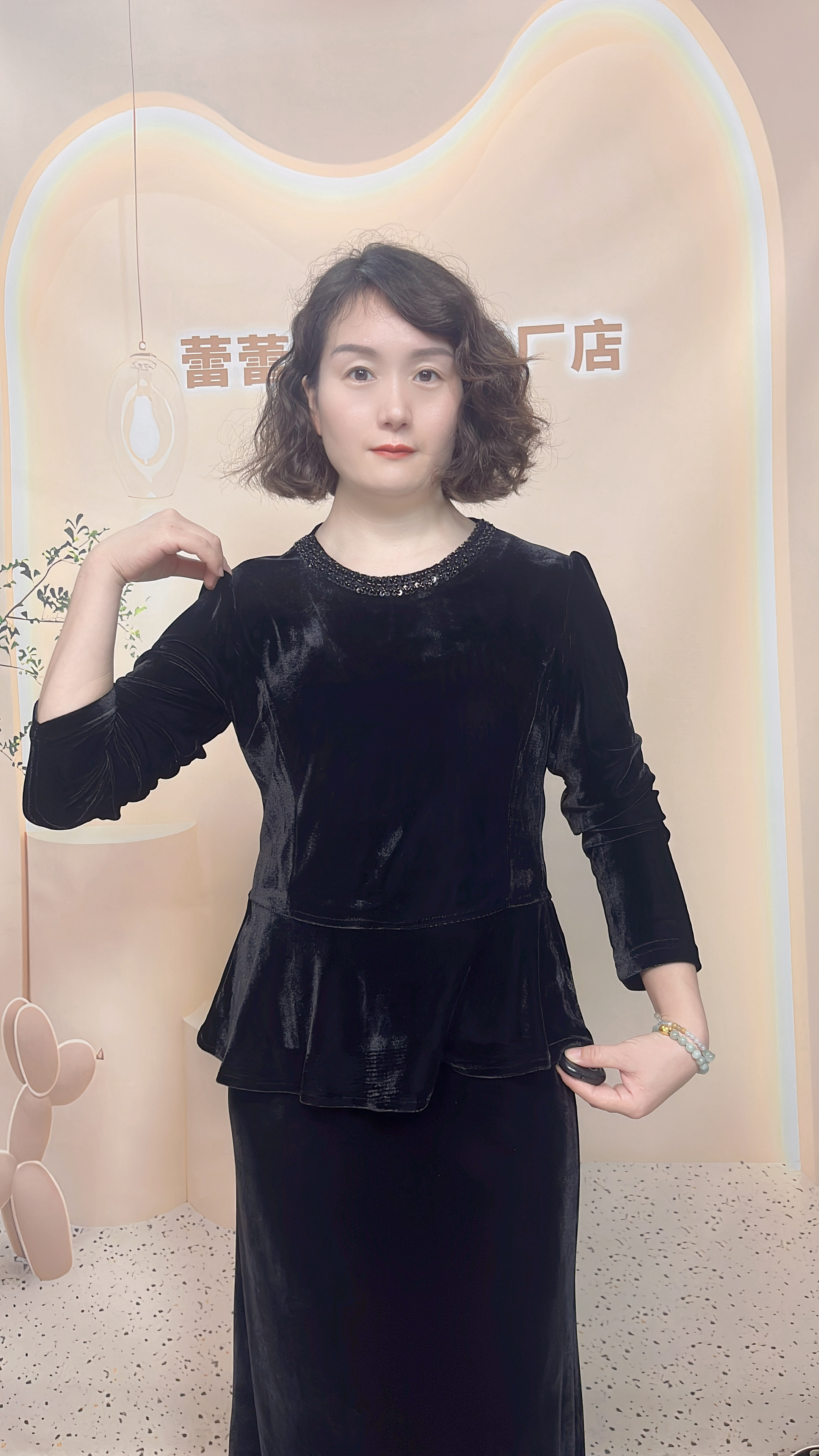 秋季百搭洋气长袖丝绒重工领子荷叶摆时尚显瘦上衣