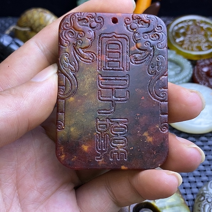 未镶嵌长石玉颈饰