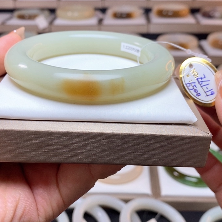 和田玉手镯59未镶嵌