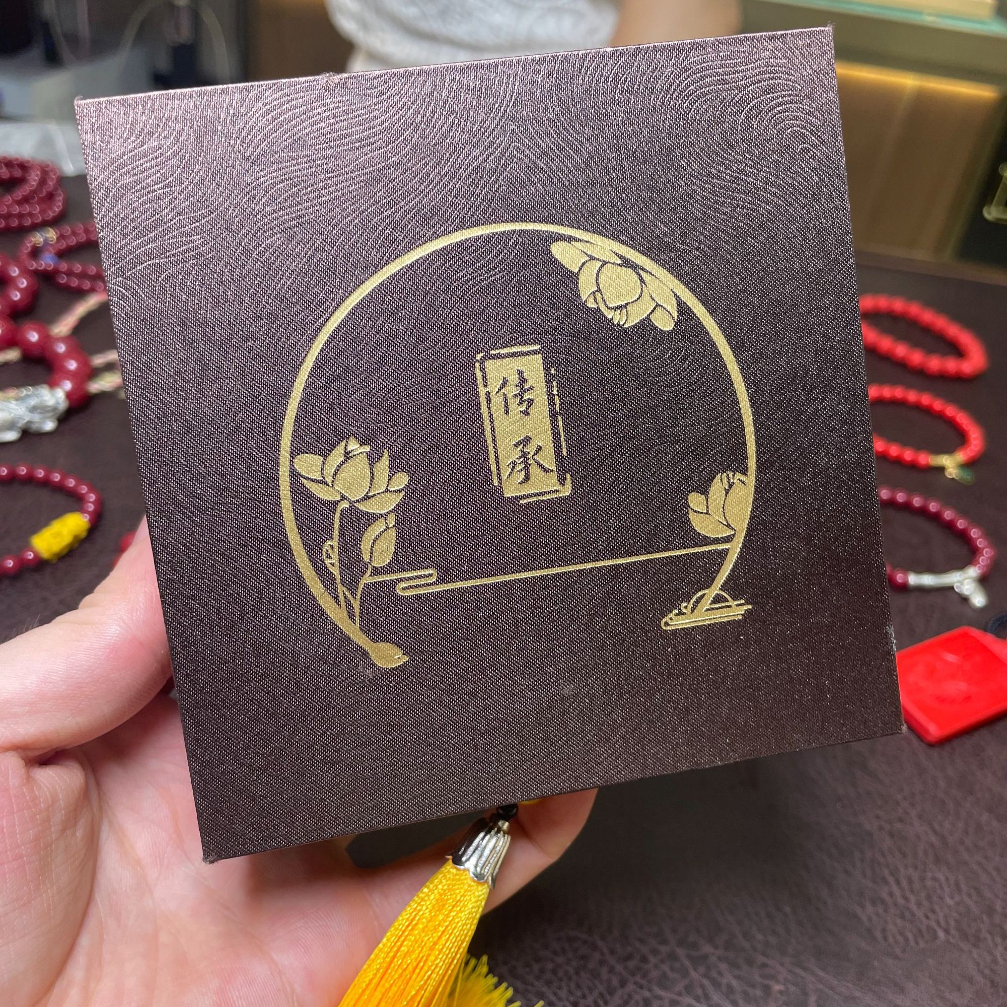 首饰盒/箱 咖色装朱砂檀木香味高档礼盒